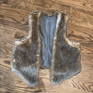 ✅ Aerie Fur Vest brownish tan